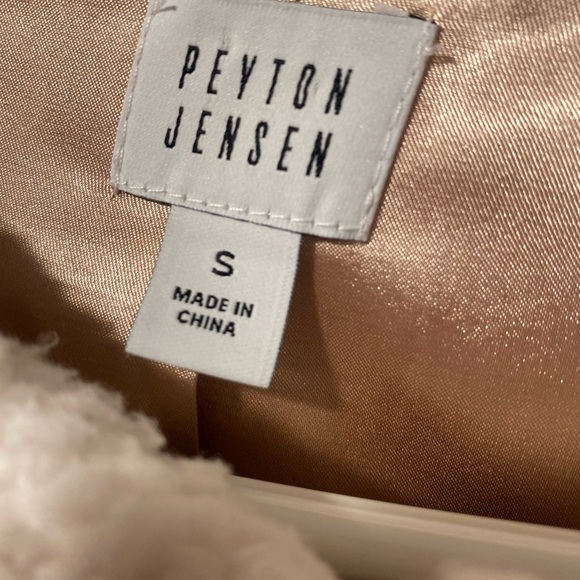 Stylish Faux Fur Jacket - Picture 6 of 6